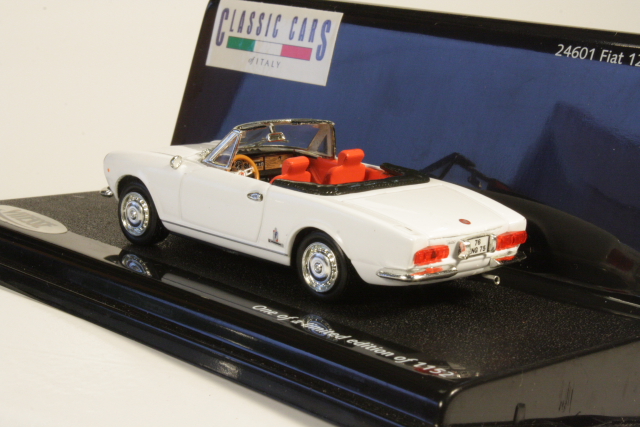 Fiat 124 Spider 1970, valkoinen