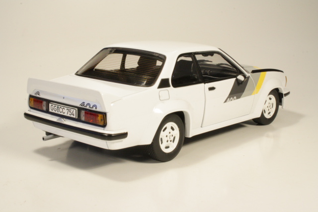 Opel Ascona B 400, valkoinen