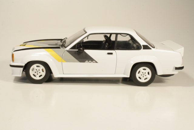 Opel Ascona B 400, valkoinen