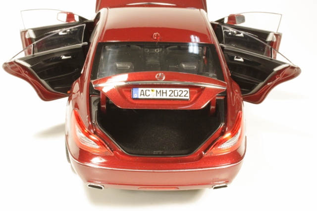 Mercedes CLS350 CGi 2010, punainen