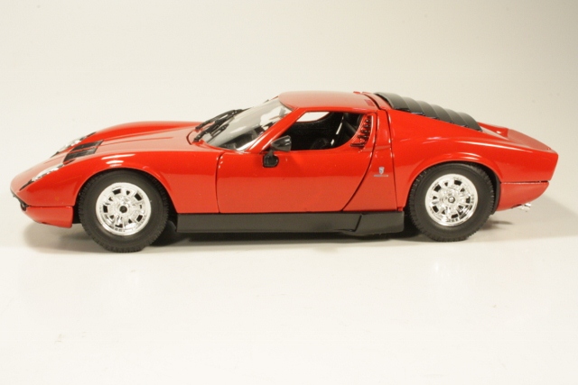 Lamborghini Miura 1968, red