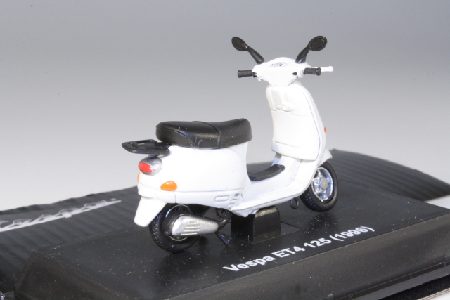 Vespa ET4 125 1996, valkoinen