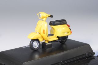 Vespa P200E 1978, keltainen