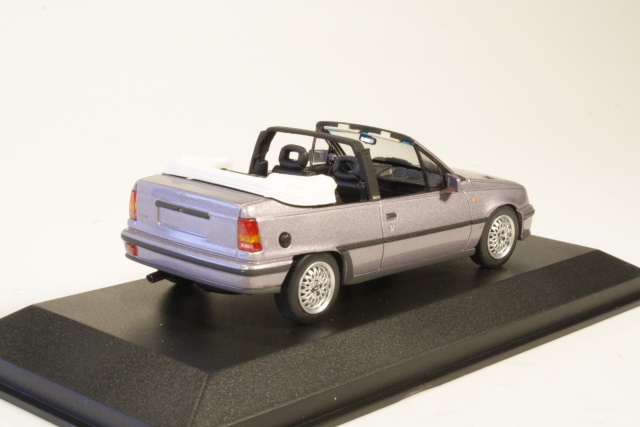 Opel Kadett E GSi Cabriolet 1989, vaalea pinkki - Sulje napsauttamalla kuva