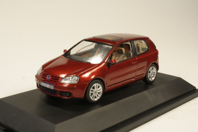 VW Golf 5 3d 2003, red