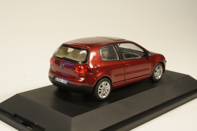 VW Golf 5 3d 2003, red