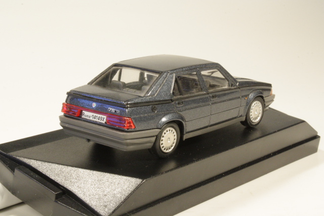 Alfa Romeo 75 1600 Stradale, tummansininen