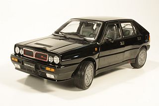 Lancia Delta HF Integrale 8V 1990, musta