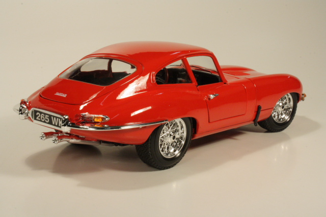 Jaguar E-Type Coupe 1961, red - Click Image to Close