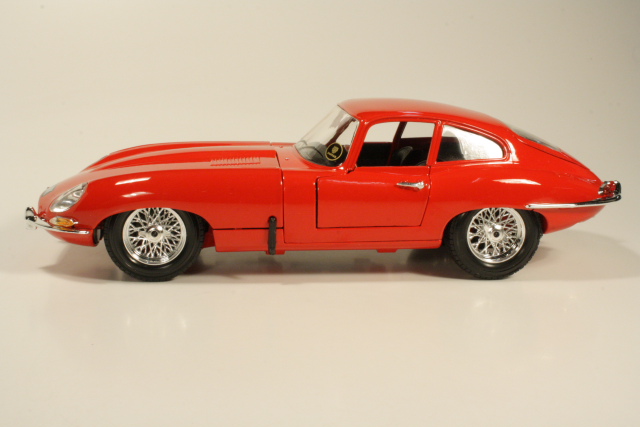 Jaguar E-Type Coupe 1961, red