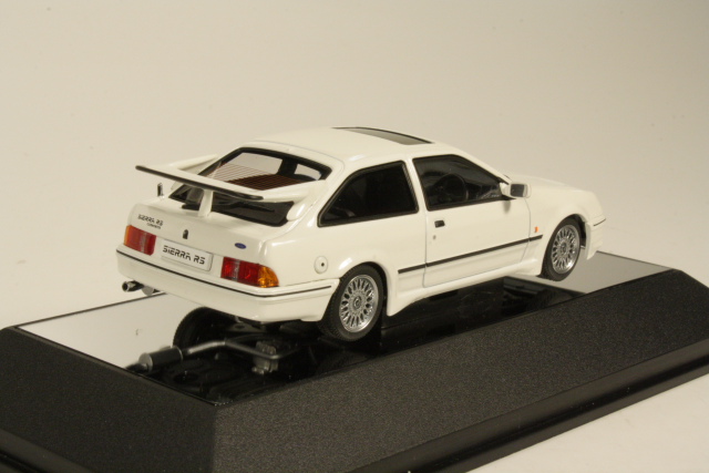 Ford Sierra RS Cosworth 1986, valkoinen - Sulje napsauttamalla kuva