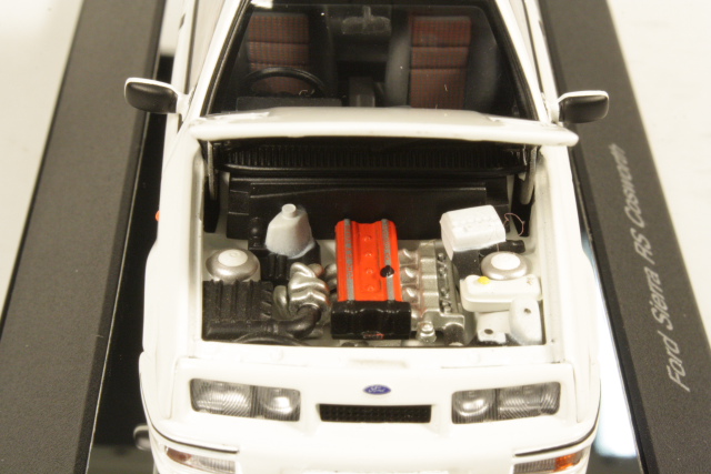 Ford Sierra RS Cosworth 1986, valkoinen