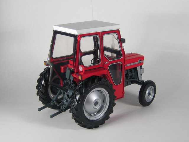 Massey Ferguson 135 with Cabin, red - Click Image to Close