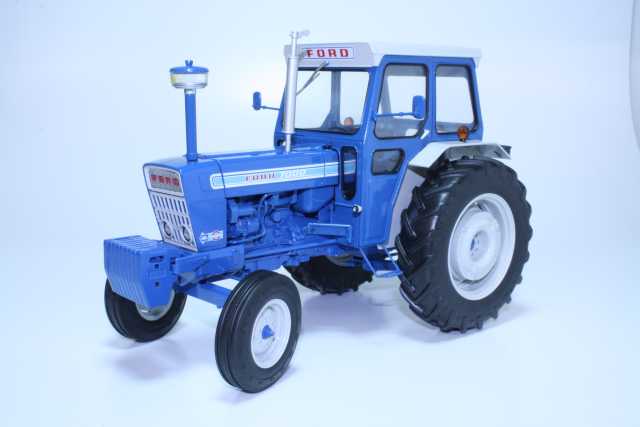 Ford 7000 1971 hytillä, sininen