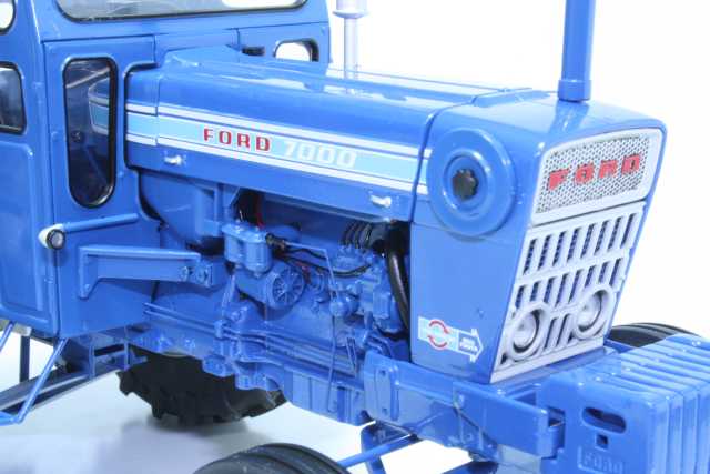 Ford 7000 1971 hytillä, sininen