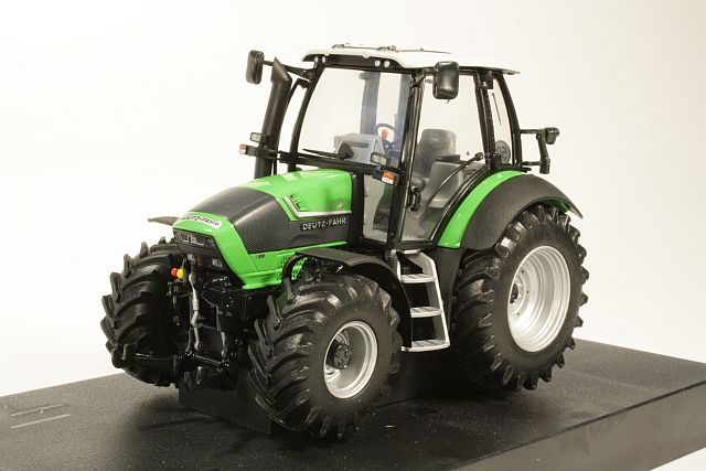 Deutz Fahr Agrotron TTV 430, light green