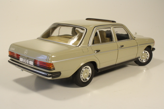 Mercedes 230E (w123) 1984, vihreä