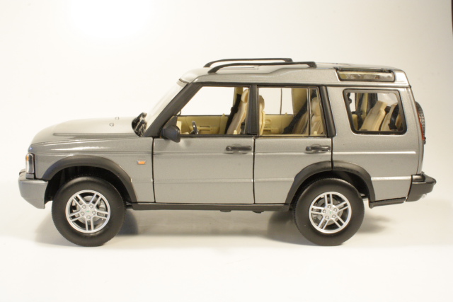 Land Rover Discovery 4.0 V8 SE 2004, graphite grey