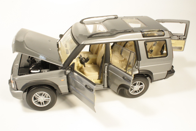 Land Rover Discovery 4.0 V8 SE 2004, graphite grey