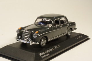 Mercedes 220S 1956, grey