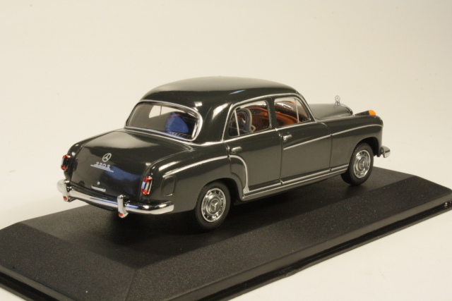 Mercedes 220S 1956, harmaa