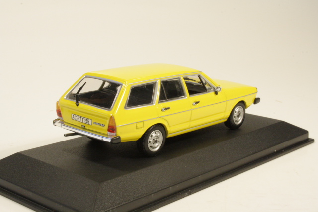 VW Passat Variant 1976, yellow