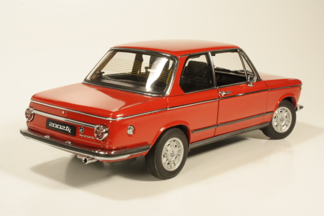 BMW 2002Tii 1973, punainen
