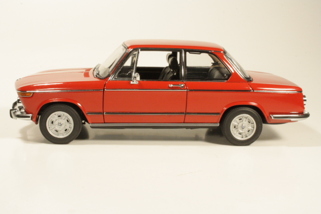 BMW 2002Tii 1973, punainen