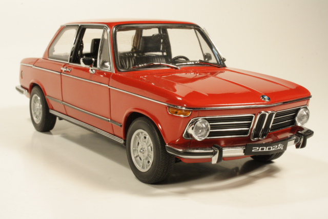 BMW 2002Tii 1973, punainen