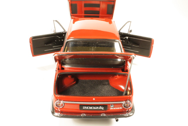 BMW 2002Tii 1973, punainen
