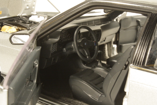 BMW M635CSi 1984, hopea