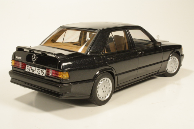 Mercedes 190E 2.3-16V (W201) 1986, musta - Sulje napsauttamalla kuva