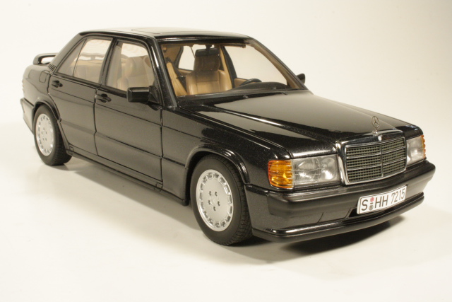 Mercedes 190E 2.3-16V (W201) 1986, musta - Sulje napsauttamalla kuva