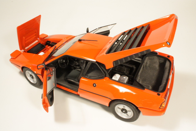 BMW M1 1978, punainen