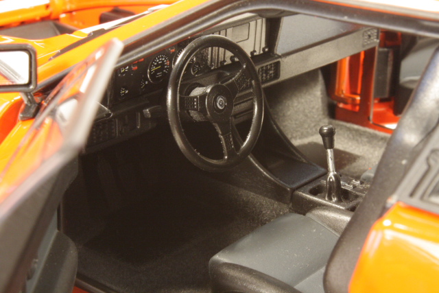 BMW M1 1978, punainen