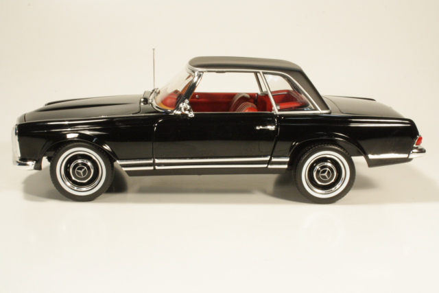 Mercedes 230SL (w113) 1967, musta