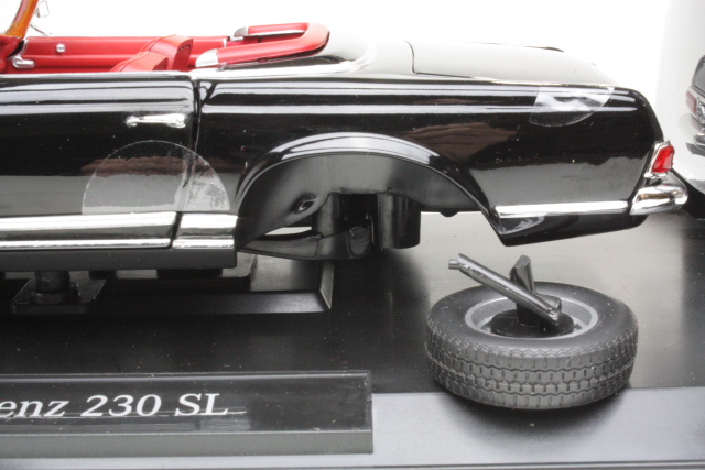 Mercedes 230SL (w113) 1967, musta