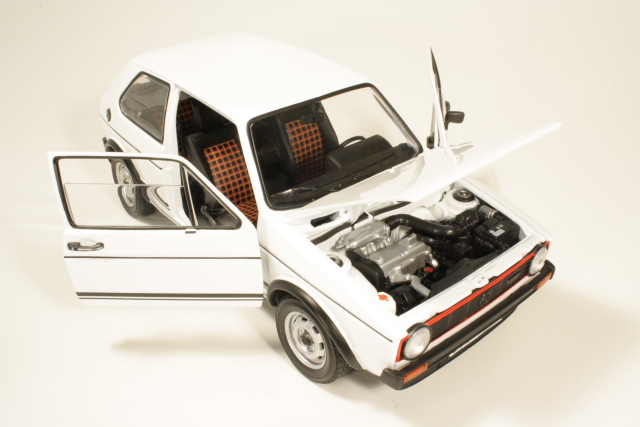 VW Golf 1 GTi 1977, valkoinen - Sulje napsauttamalla kuva