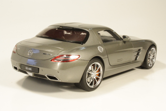Mercedes SLS AMG (C197) 2010, silver