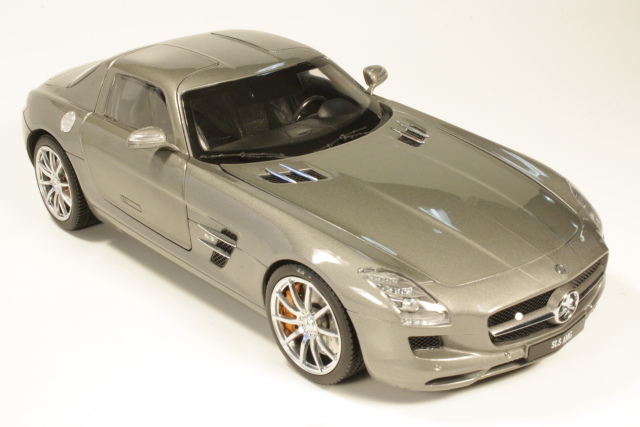 Mercedes SLS AMG (C197) 2010, silver