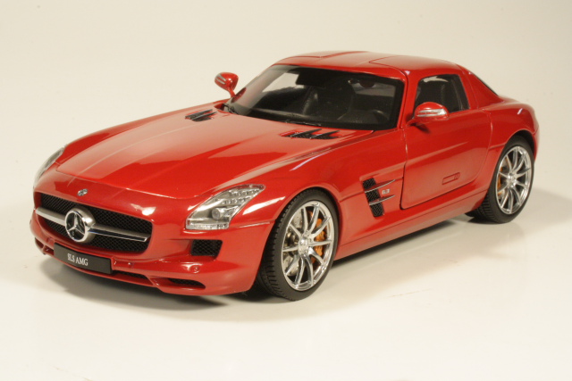 Mercedes SLS AMG (C197) 2010, punainen