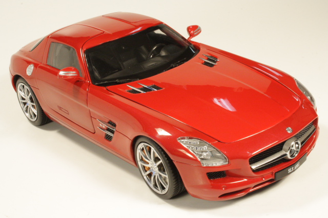 Mercedes SLS AMG (C197) 2010, punainen