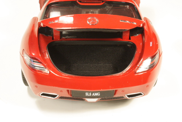 Mercedes SLS AMG (C197) 2010, punainen