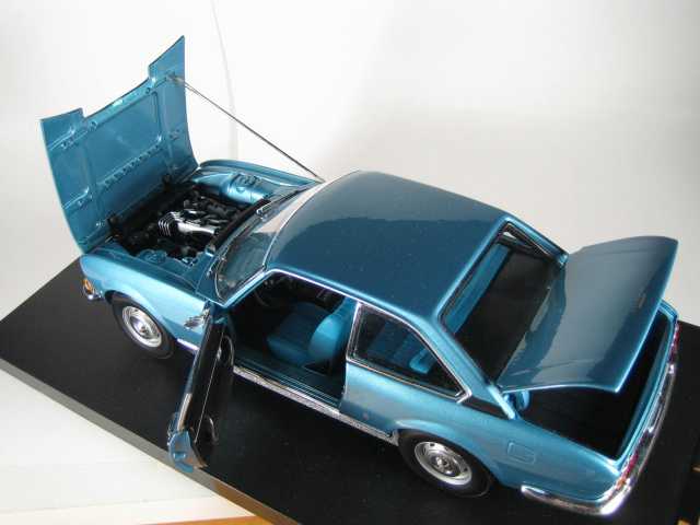 Peugeot 504 Coupe 1974, sininen