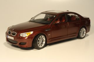 BMW M5 (e60) 2005, dark red [MST31144] - 29,95€ : Automodels, Scale models