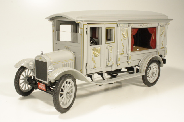 Ford Model T 1921, harmaa "Ruumisauto"