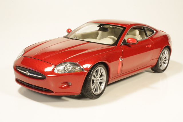 Jaguar XK 4.2 Coupe 2006, red