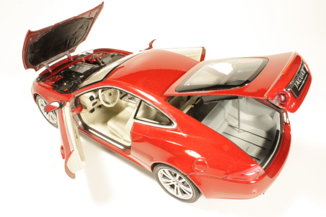 Jaguar XK 4.2 Coupe 2006, red