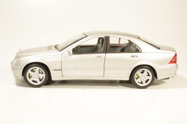 Mercedes C200 Kompressor (w203) 2001, hopea
