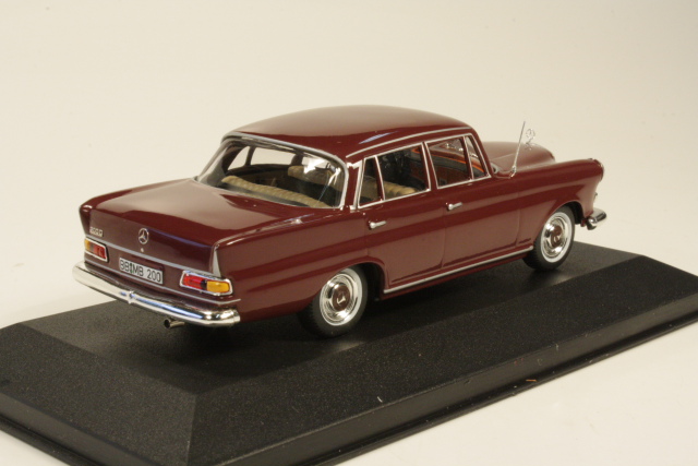 Mercedes 200D (w110) 1965, tummanpunainen - Sulje napsauttamalla kuva